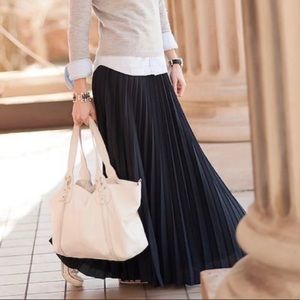 Banana Republic Pleated Maxi Skirt, Black, XL